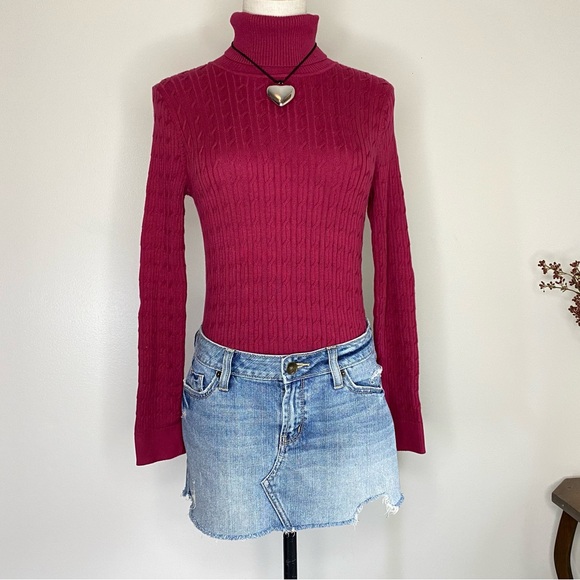 Burgundy knit turtleneck sweater with ribbed texture - Picture 2 of 5